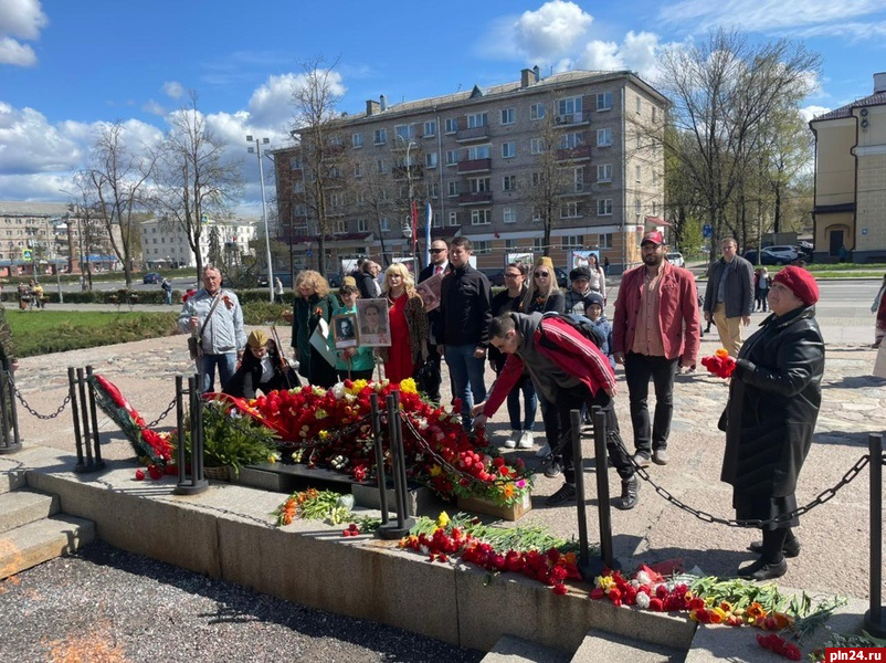 Представители ЛДПР поздравили жителей Псковской области с Днем Победы