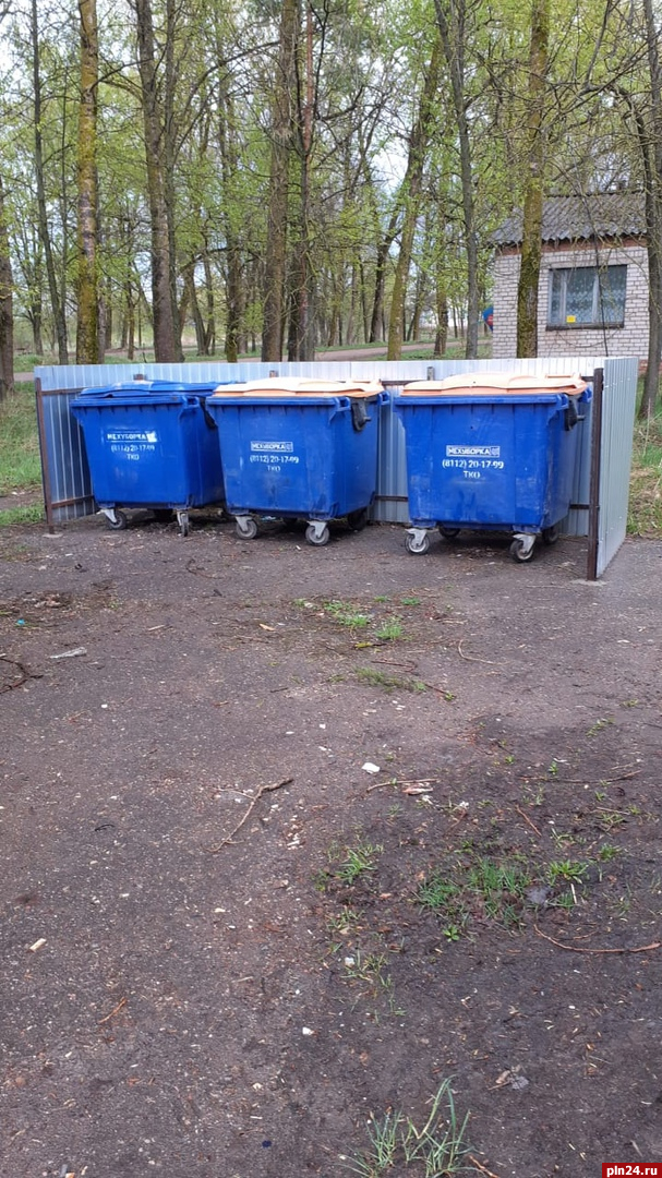 Десять контейнеров для ТКО появилось в деревнях Куньинского района