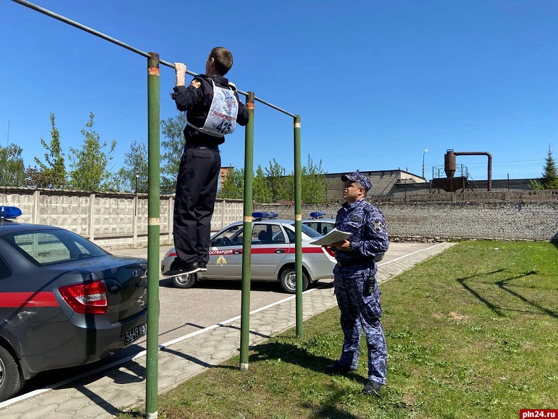 Сторожа псков. Псков Росгвардия вневедомственная охрана. Группа задержания вневедомственной охраны. Росгвардия задержание преступника. Группа задержания Росгвардии вневедомственная охрана.