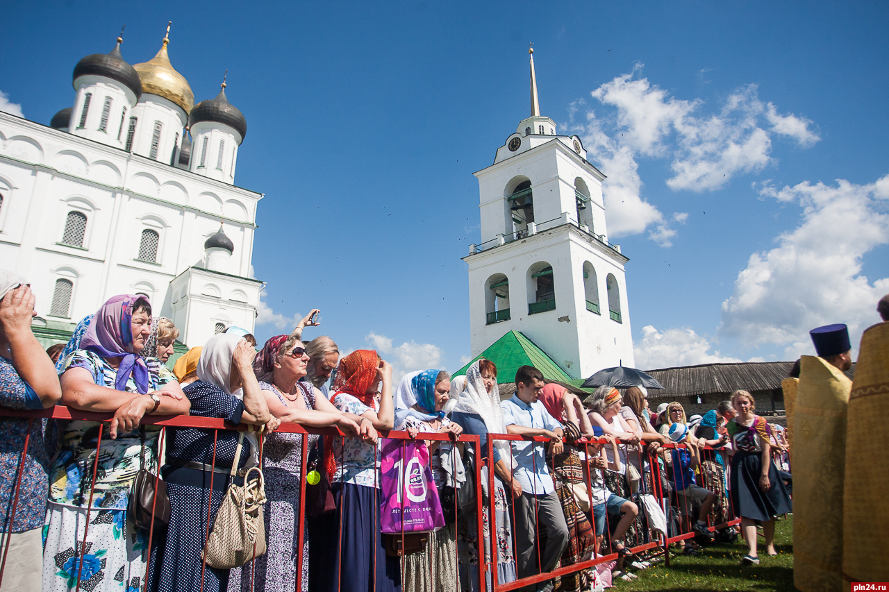 Религиозные объекты. Религиозное шествие. Шествие религиозное крест Россия. Религия русских. Кресты на российских церквях фото.