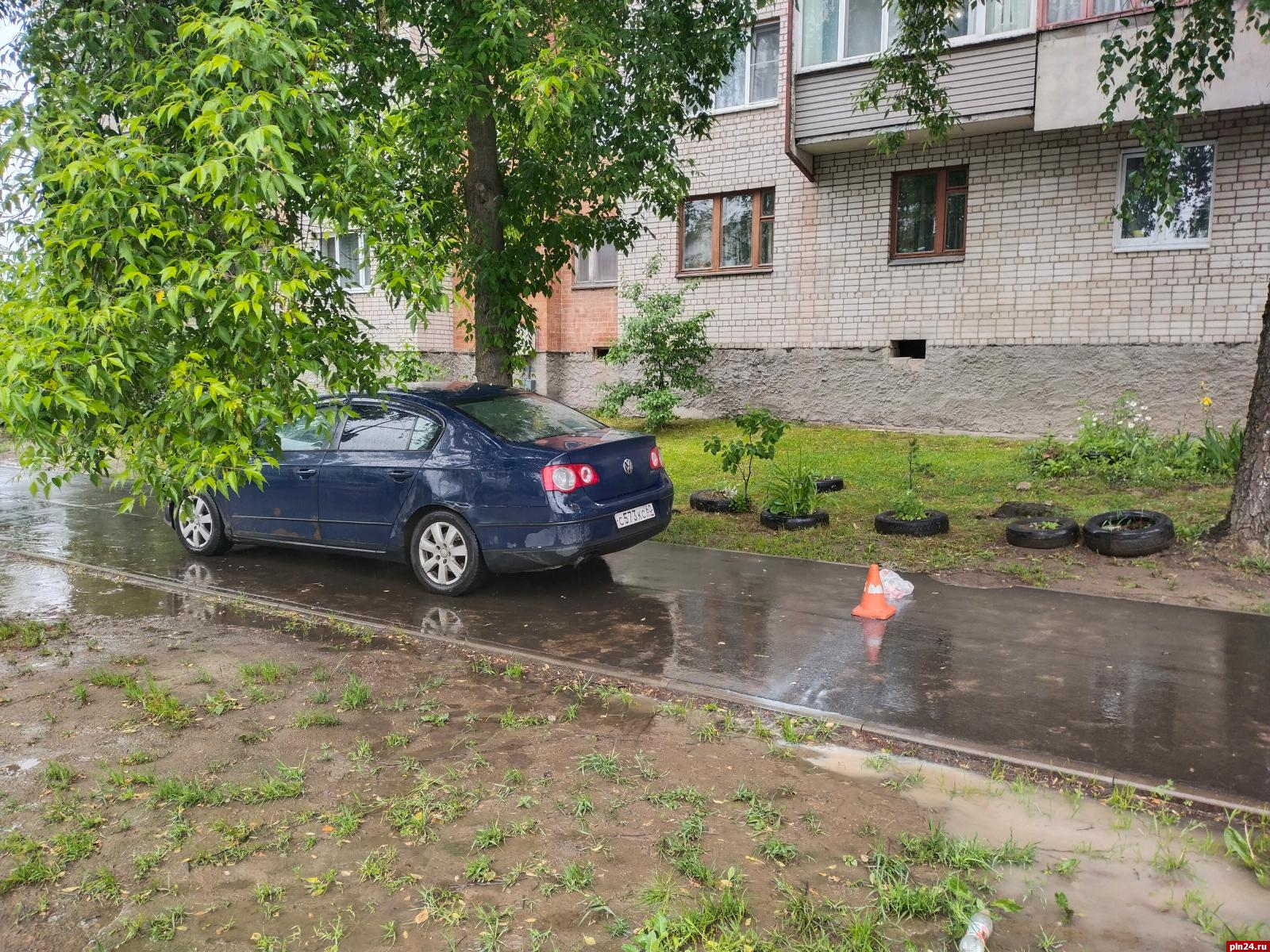 Плн псков все новости сегодня происшествия дтп. ДТП на ул. инженерной г.Псков. Российские полицейские авария. Фото УГИБДД.