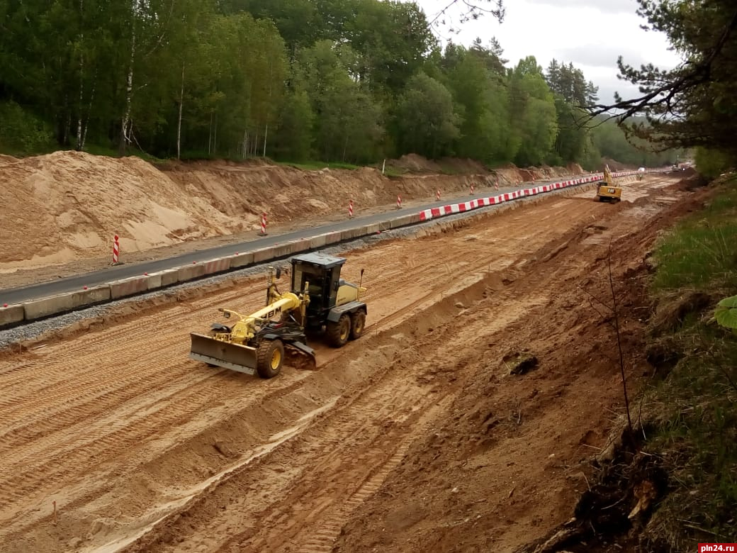 Масштабный ремонт трассы Р-23 продолжается в Пустошкинском районе