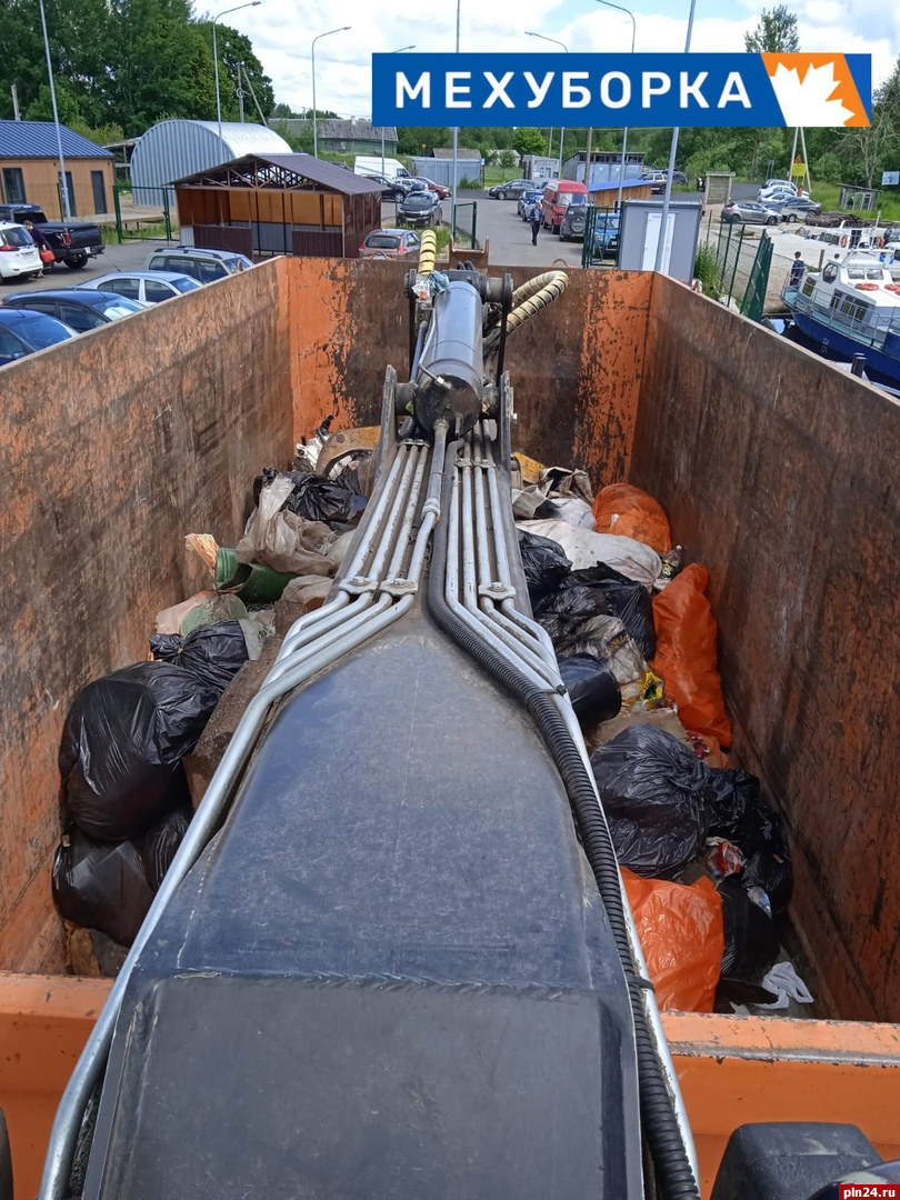 «Экопром» вывез 15 кубометров мусора с острова имени Залита
