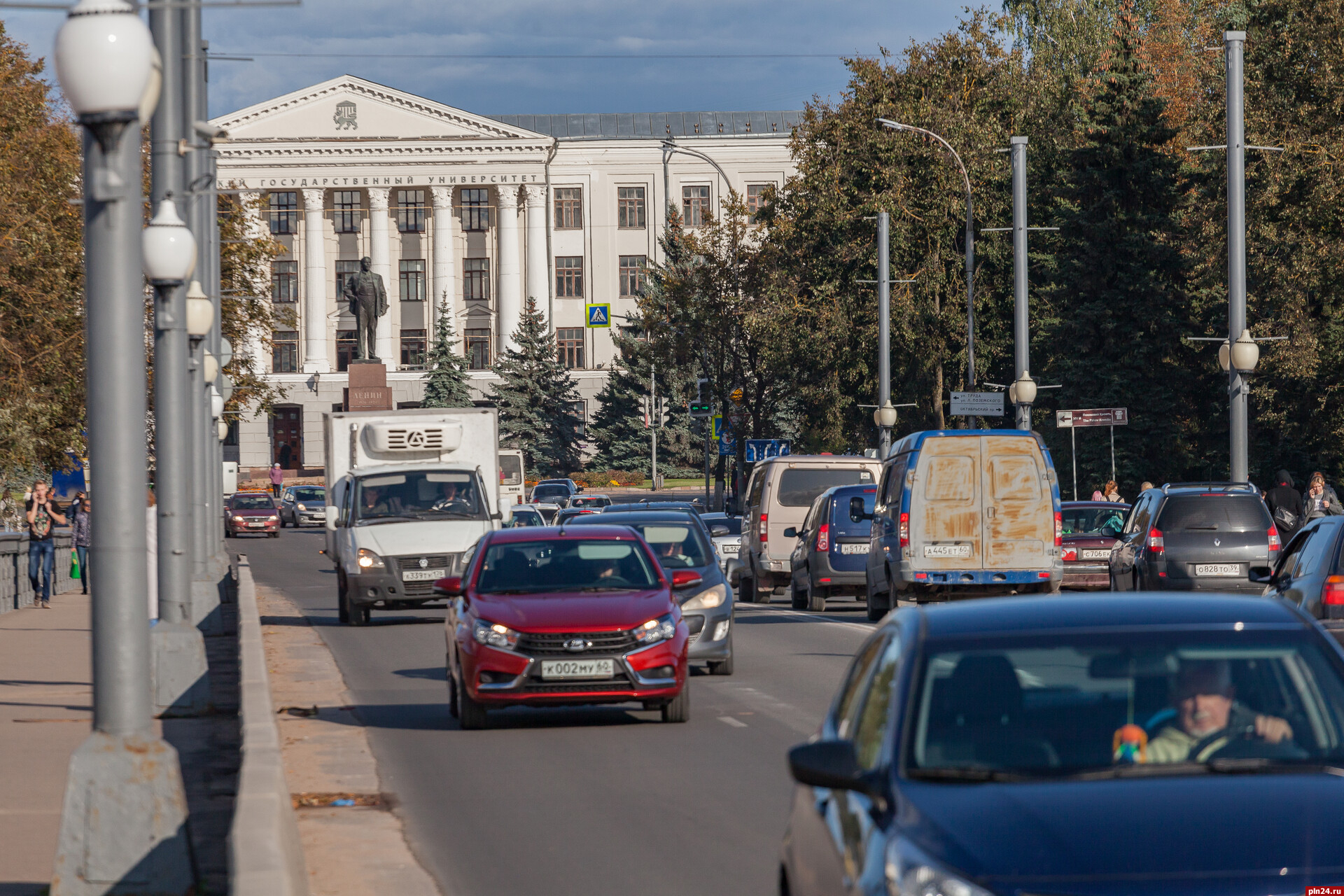 Из-за съемок фильма в центре Пскова ограничат парковку