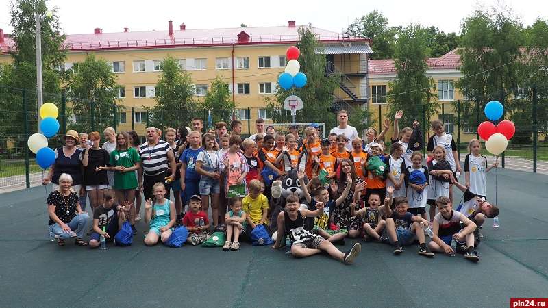 Спортивную площадку для детей открыли в Печорском районе