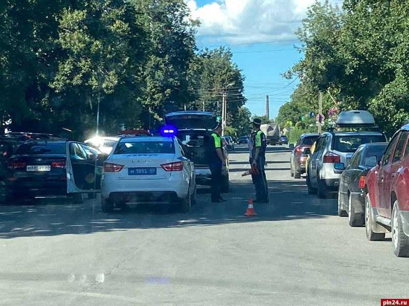 Пешехода сбили на улице Петровской в Пскове
