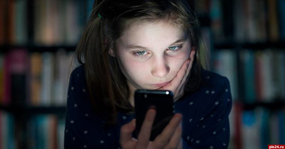 Опасные незнакомцы и манипуляторы в Интернете: как научить ребенка не попадать в их сети?