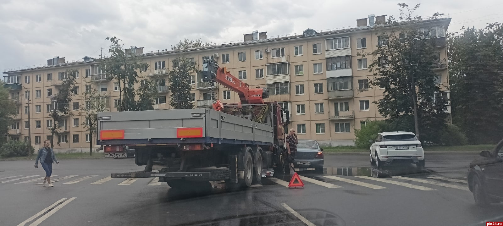 Жесть по псковски. Псковская лента новостей ДТП. Фотографии аварии автокранов. Страшные дороги Пскова.