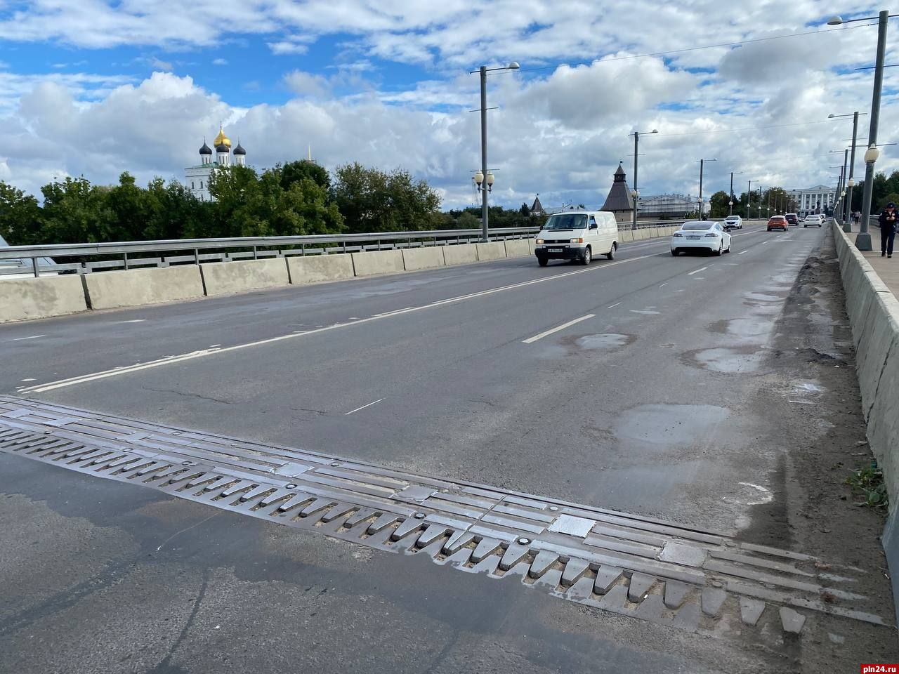 Покрытие Ольгинского моста в Пскове отремонтируют новым способом
