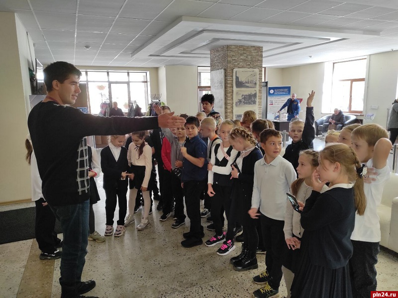 Учащиеся Псковского педагогического комплекса узнали о тайнах музея