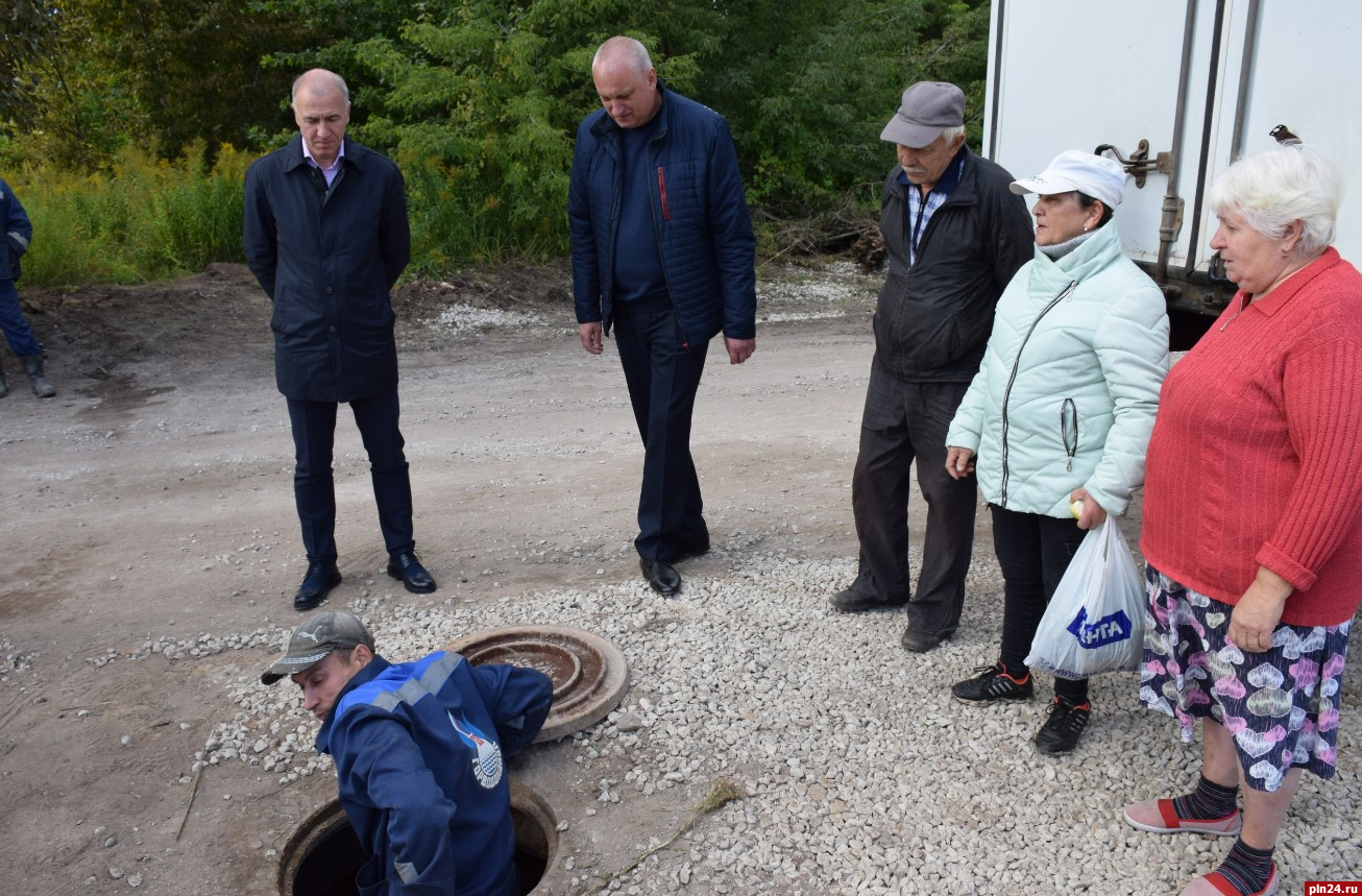 Жители частного сектора в Пскове получили воду благодаря вмешательству Горводоканала