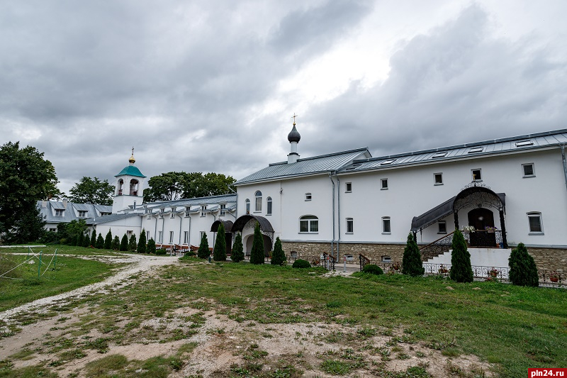 Митрополит Тихон проведет литургию в Снетогорском монастыре 21 сентября
