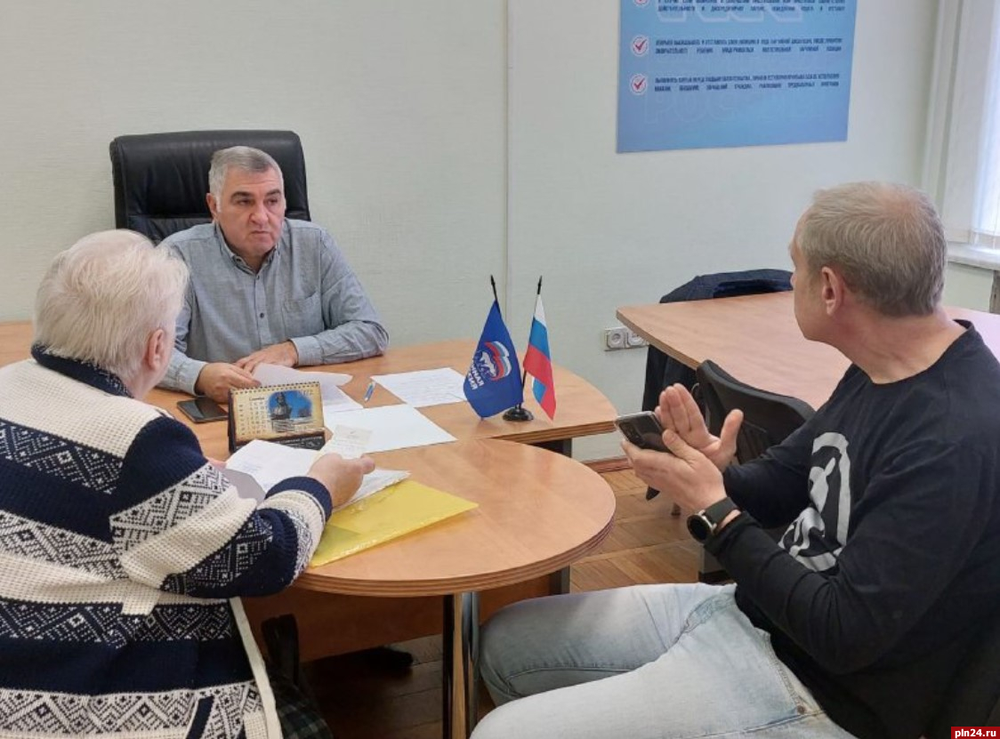 Два инвалида из Пскова обратились за разъяснением своих прав к Армену Мнацаканяну