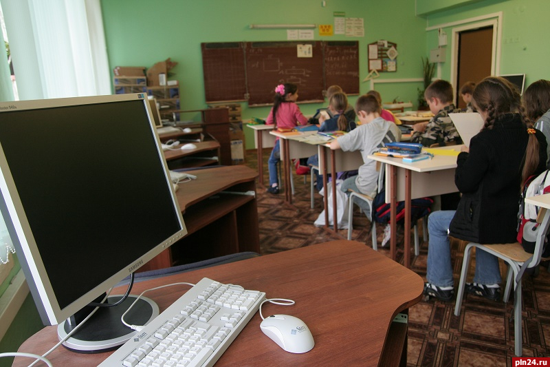 Как правильно использовать Интернет при подготовке домашнего задания, рассказал псковский учитель