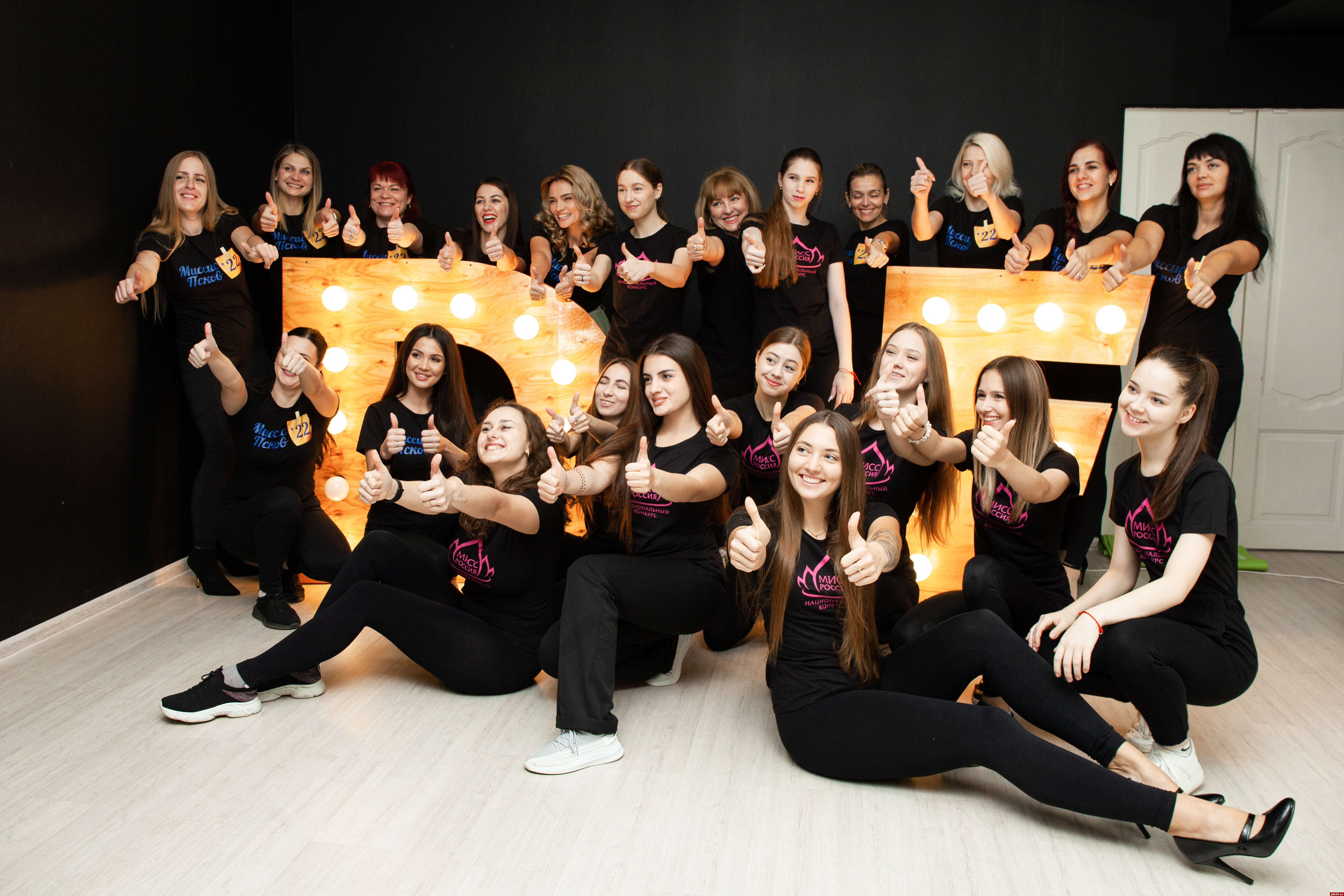 Участницы конкурсов красоты в Пскове посетили танцевальный мастер-класс