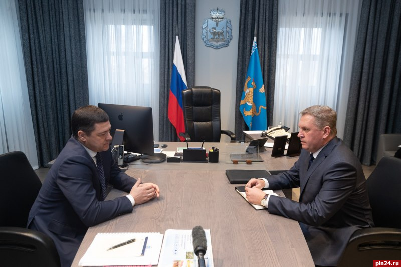 Михаил Ведерников обсудил развитие Гдовского района с главой муниципалитета