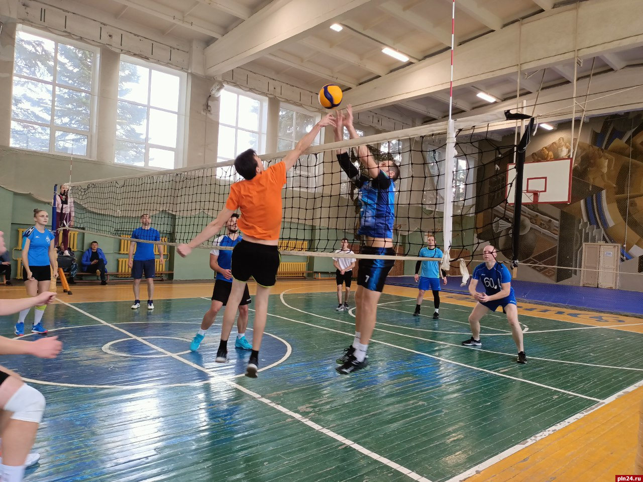 Псковские росгвардейцы стали призерами межведомственного турнира по волейболу