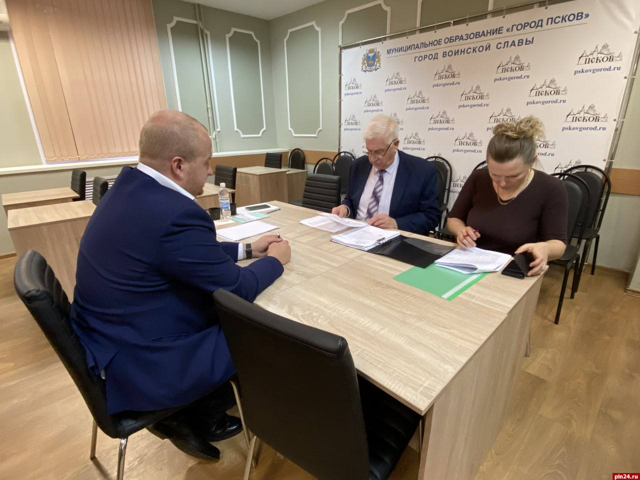 Борис Елкин подал документы на конкурс на замещение должности главы Пскова
