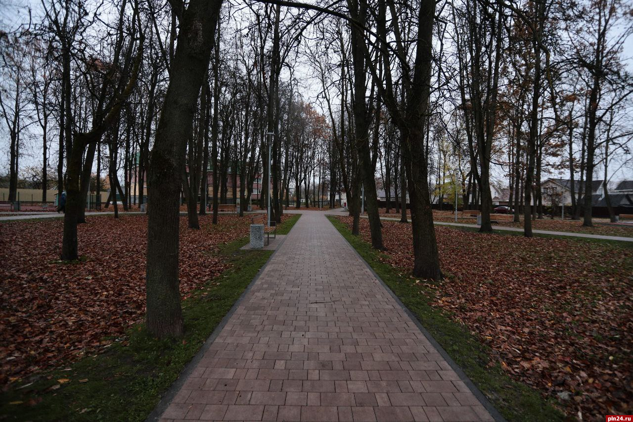 Благоустройство парка имени Юрия Гагарина завершают на Запсковье