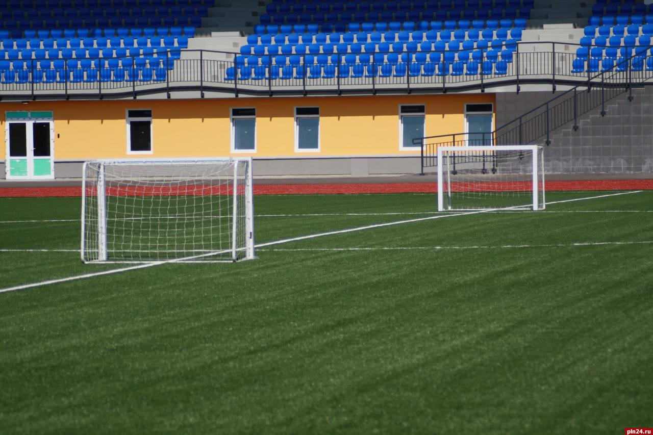 Ещё одно футбольное поле появится на стадионе «Машиностроитель» в Пскове