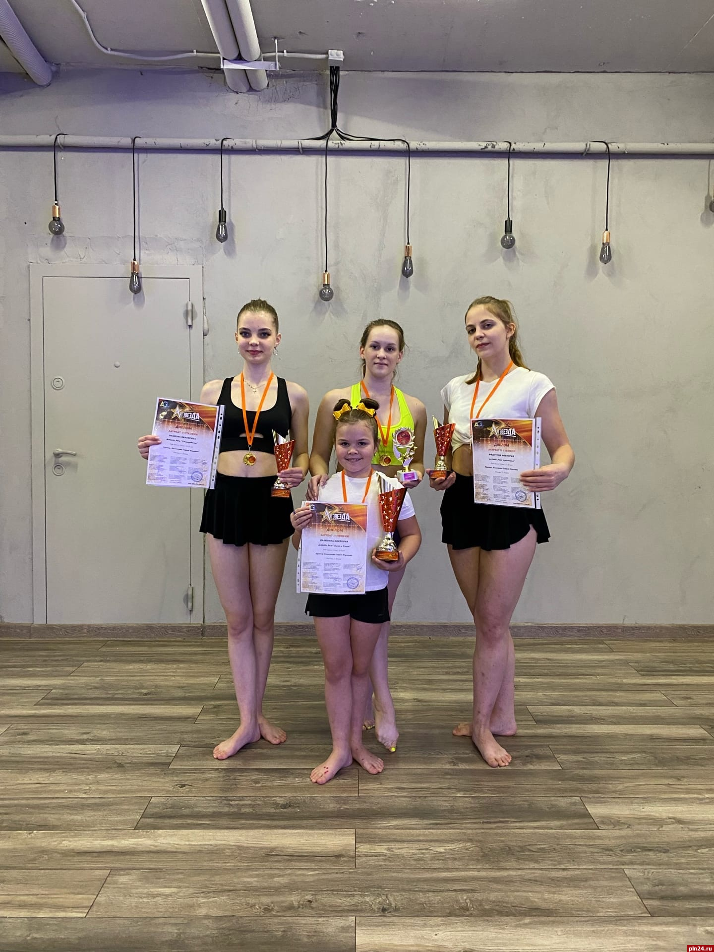 Псковские воздушные гимнастки завоевали награды на всероссийском фестивале