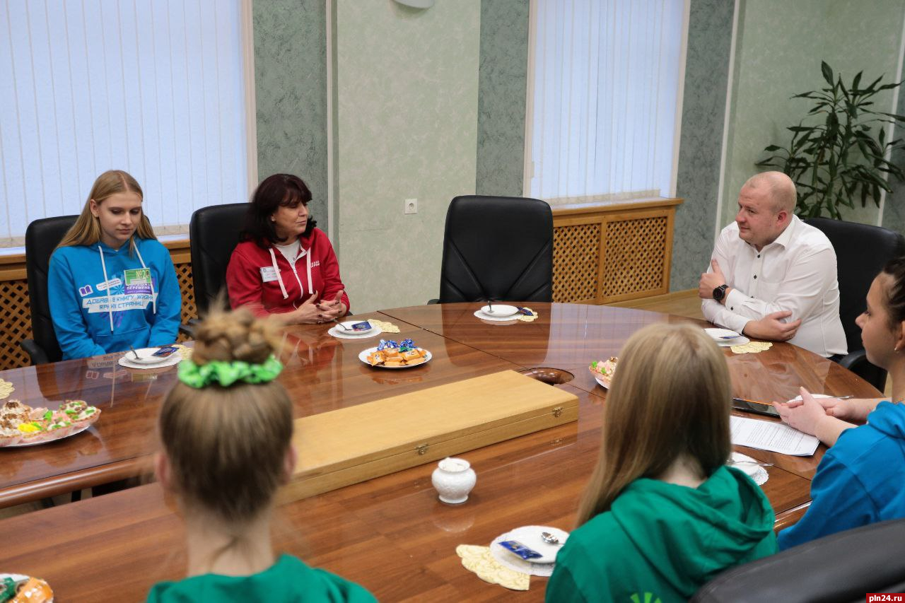 Борис Елкин встретился с победителями «Большой перемены»