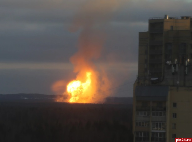 Очевидцы сообщают о сильном пожаре и гуле в Петербурге