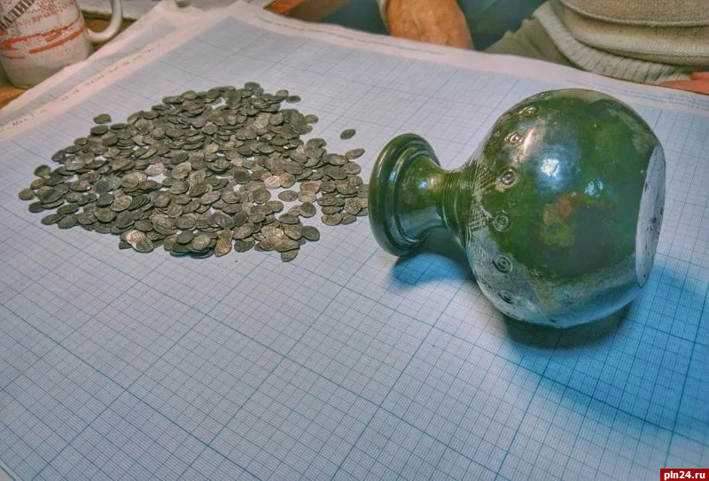 Место обнаружения клада серебряных монет XVI века раскрыли псковские археологи