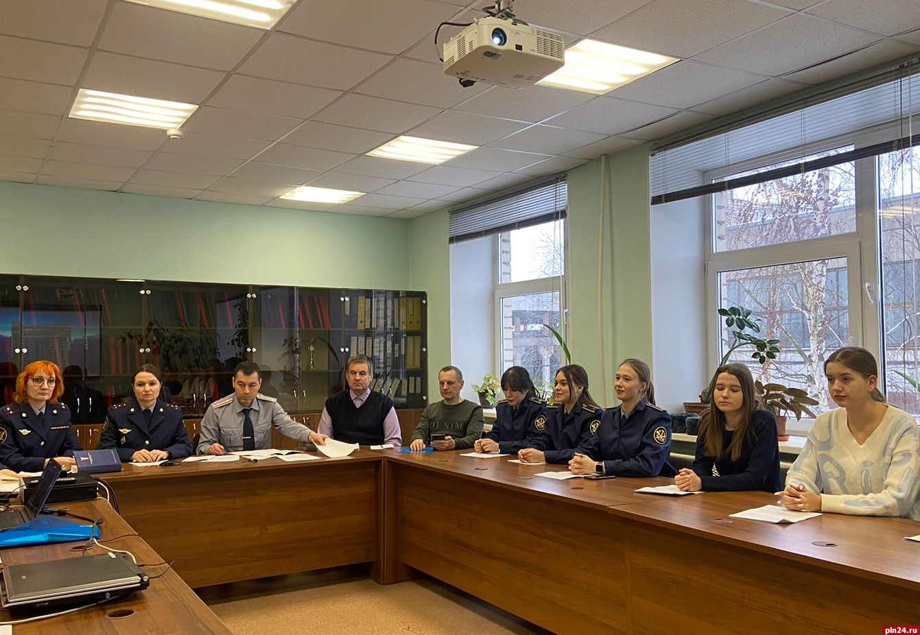 Псковские курсанты ФСИН обсудили вопросы системы уголовных наказаний