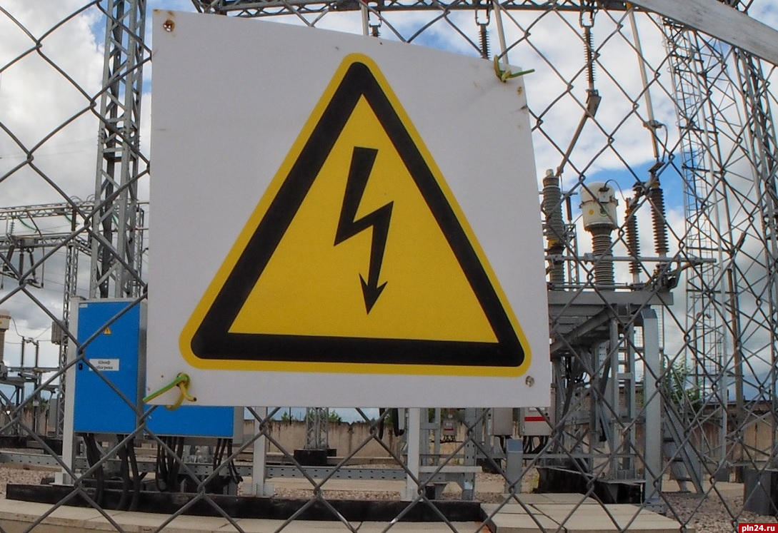 Часть абонентов отключат от электроснабжения в Великих Луках 5 декабря