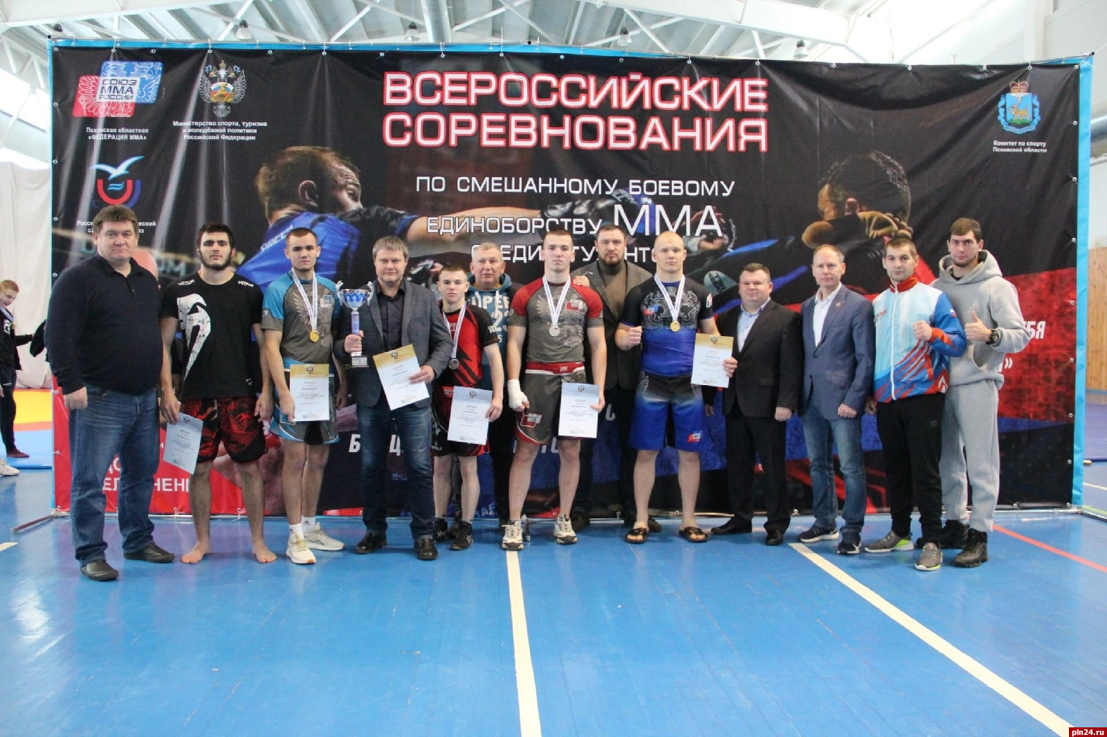 Шесть псковских спортсменов стали победителями и призёрами на Всероссийских соревнованиях по ММА