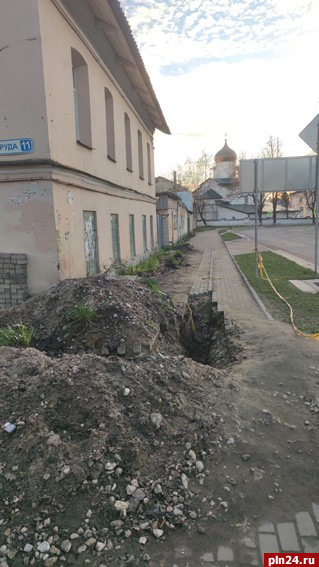 Несанкционированные работы нарушили благоустройство на ближнем Запсковье