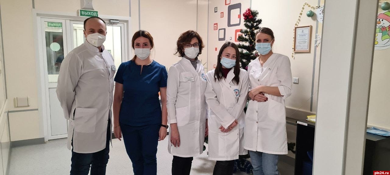 Ведущие врачи-пульмонологи региона приняли 130 пациентов в Великих Луках