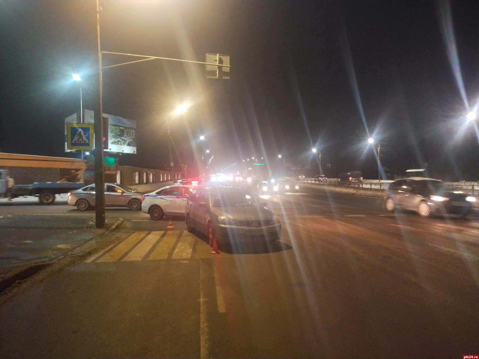 Девушку сбил автомобиль на улице Чудской в Пскове