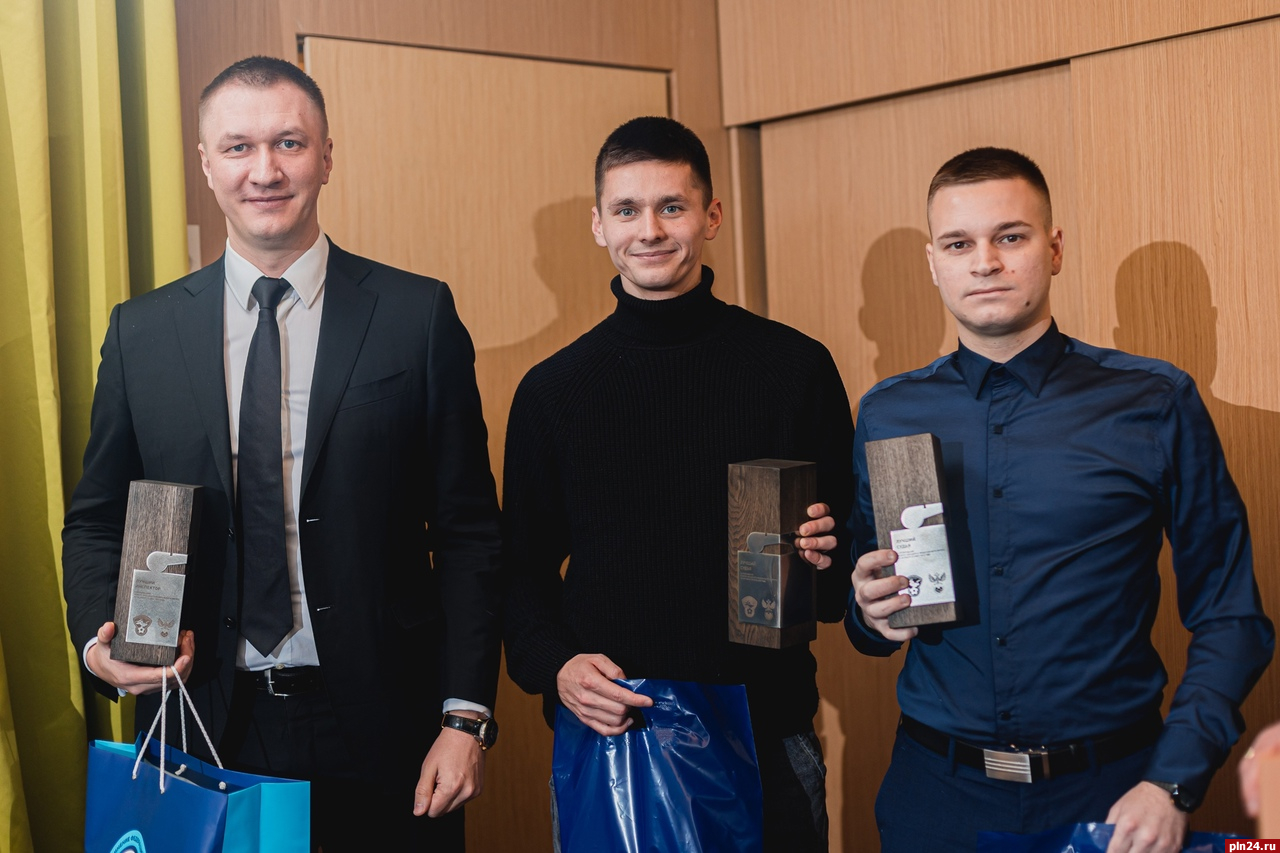 Великолучанин признан лучшим футбольным судьей на Северо-Западе России