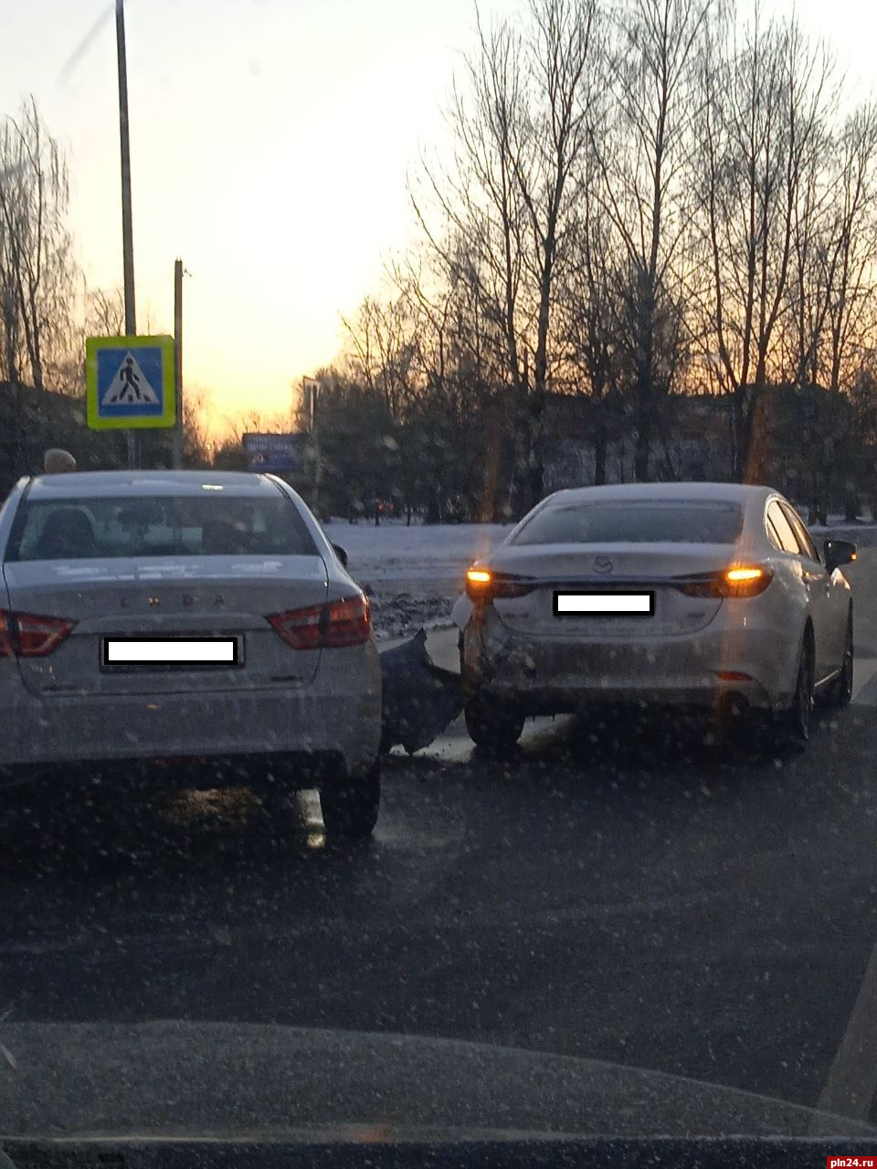 Lada и Mazda столкнулись на Запсковье