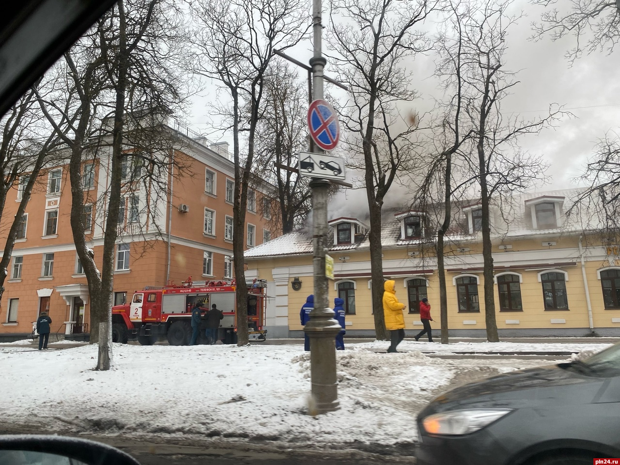 Пожар ликвидировали в ресторане на Октябрьском проспекте в Пскове. ФОТО