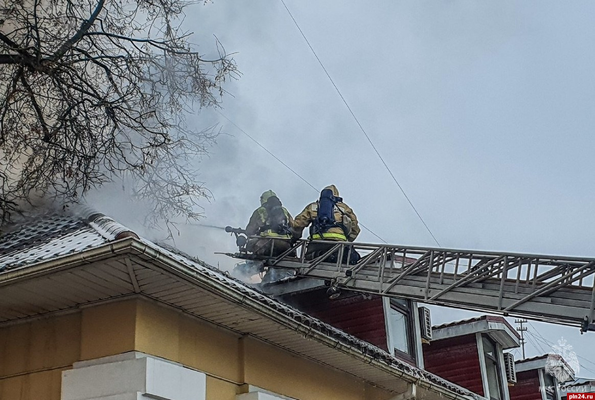Названа предварительная причина пожара в псковском пивном ресторане