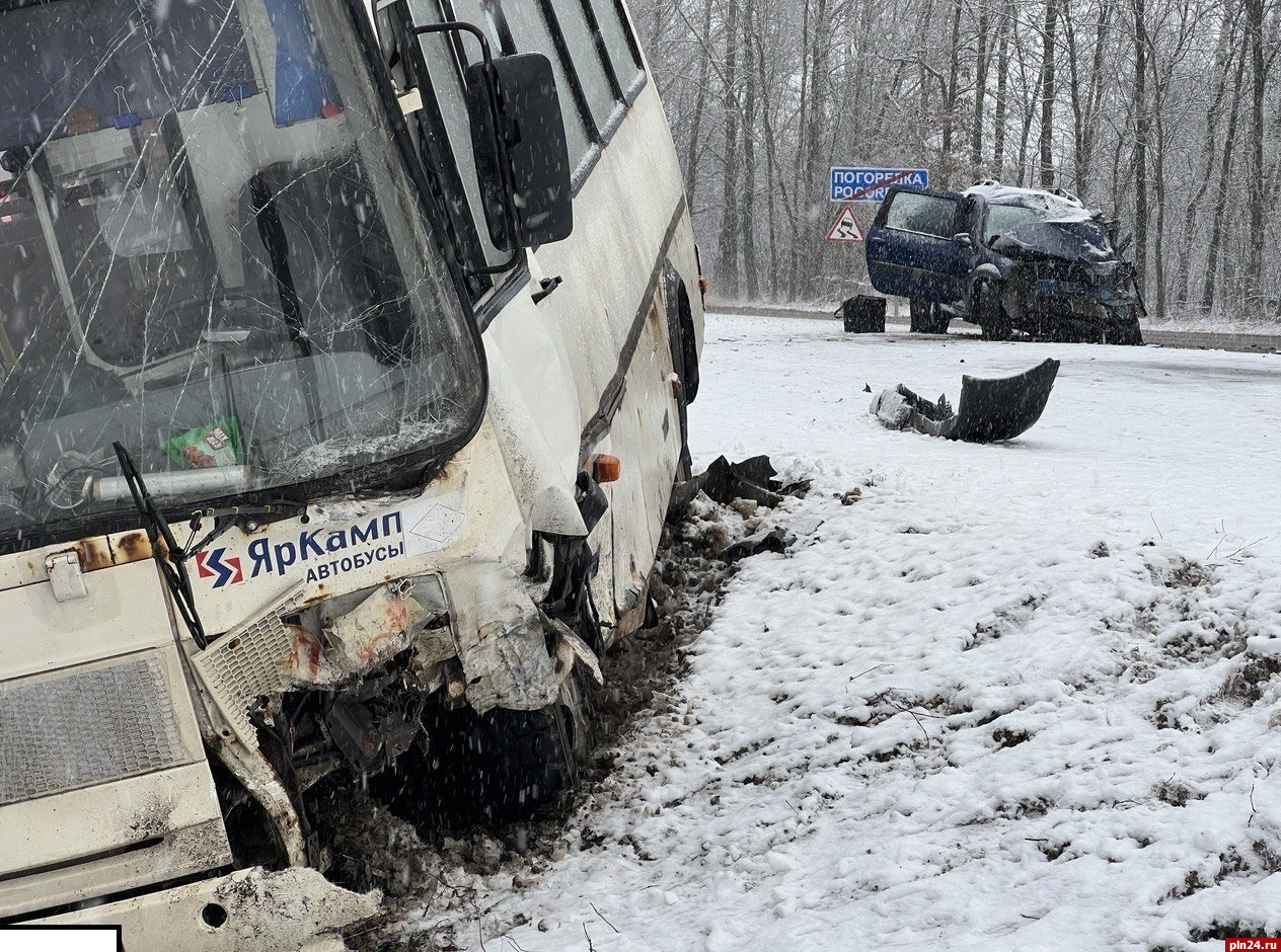 11-летняя пассажирка автобуса пострадала в ДТП в Псковском районе