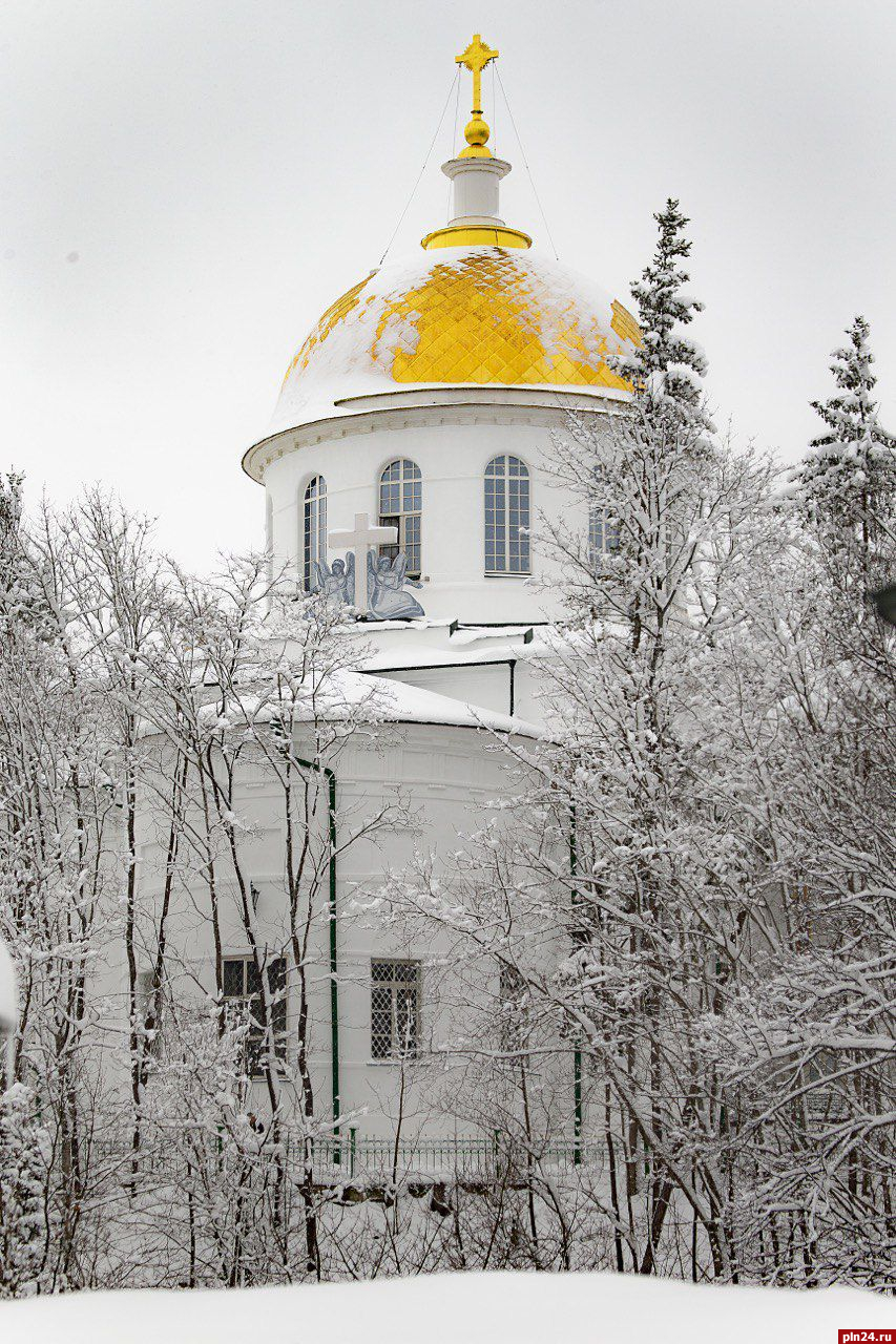 Живопись собора Псково-Печерского монастыря планируют отреставрировать