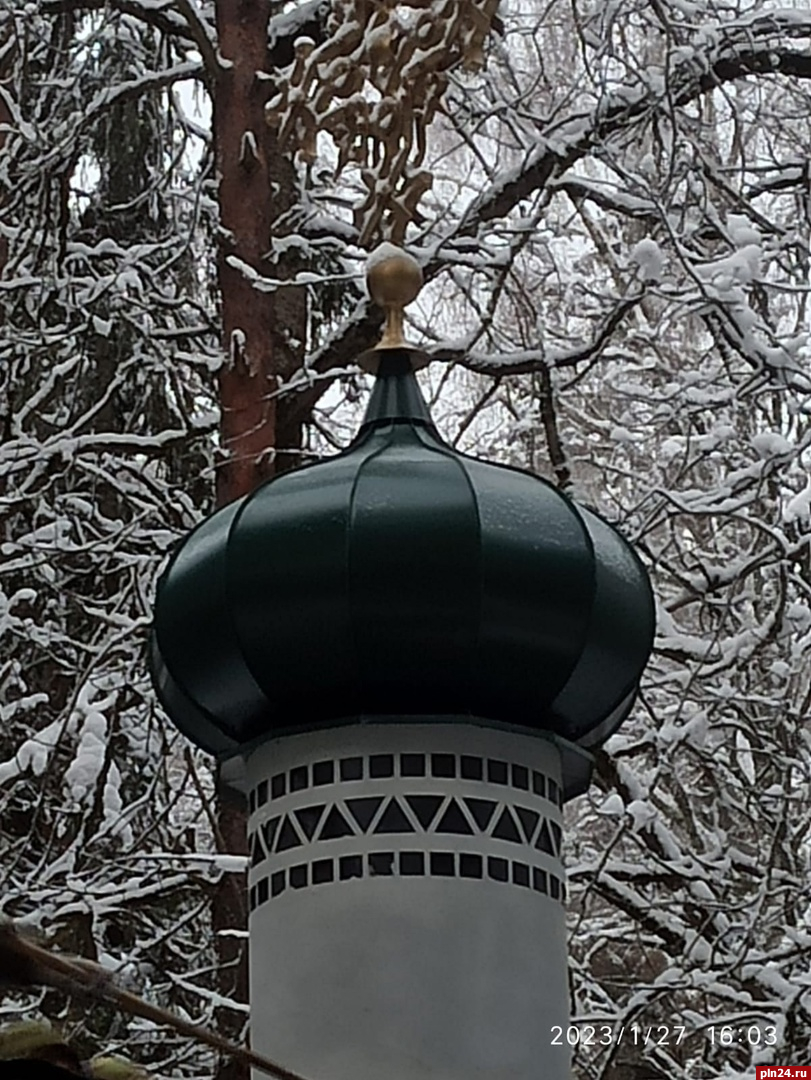 Создание купола часовни в память жертв COVID-19 завершили в Пушкиногорском районе