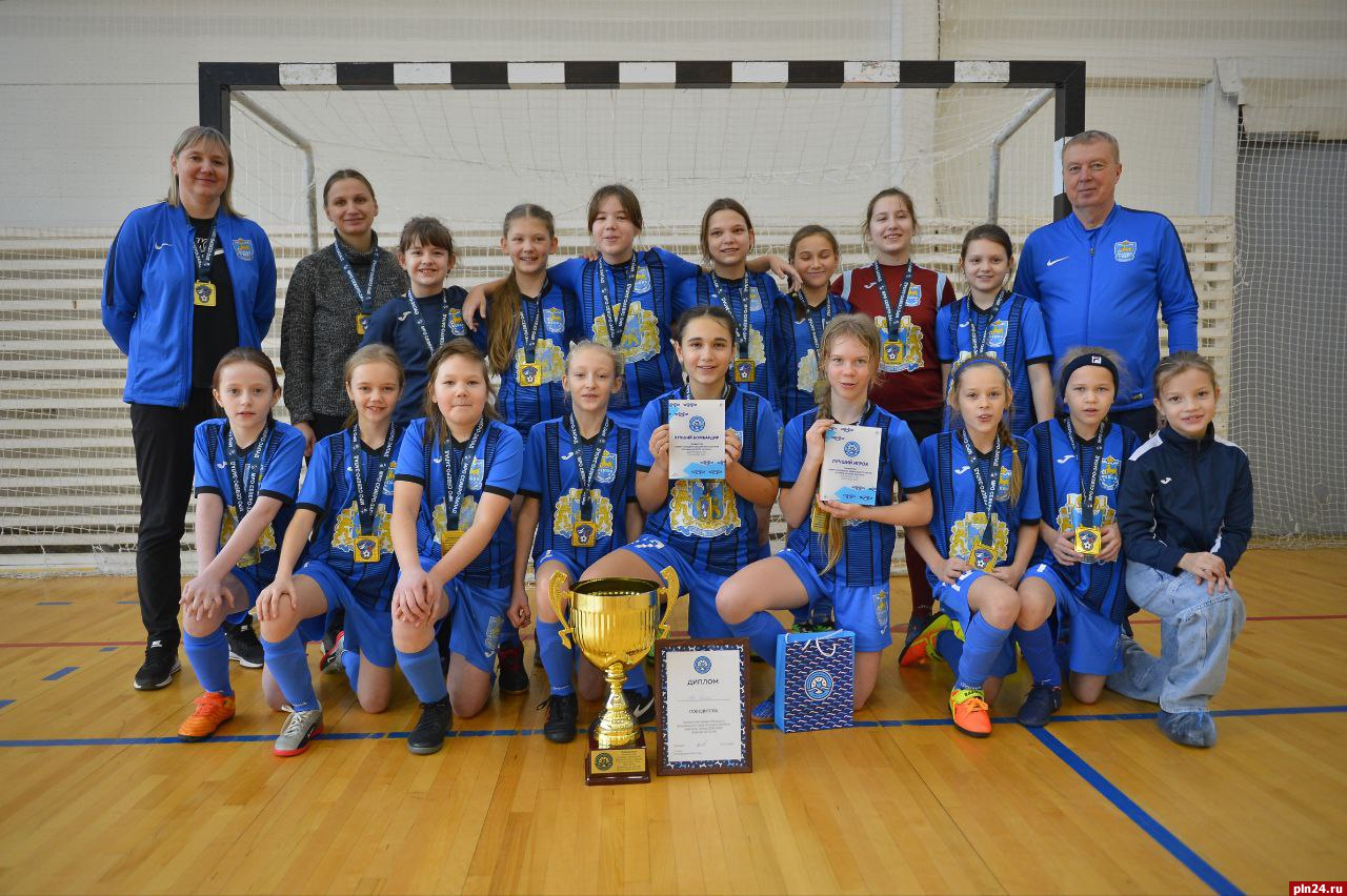 Команда девочек футбольного клуба «Псков» стала лучшей на первенстве ОФФ «Северо-Запад»