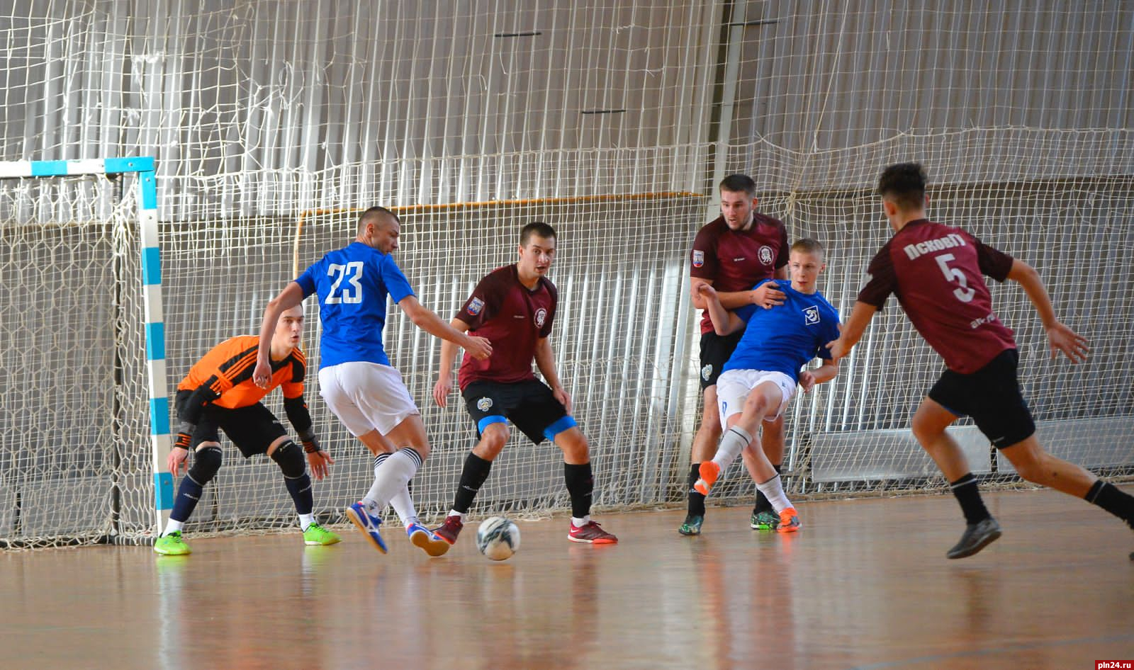 Сборная команда УФСИН победила в чемпионате Пскова по мини-футболу среди команд первой лиги