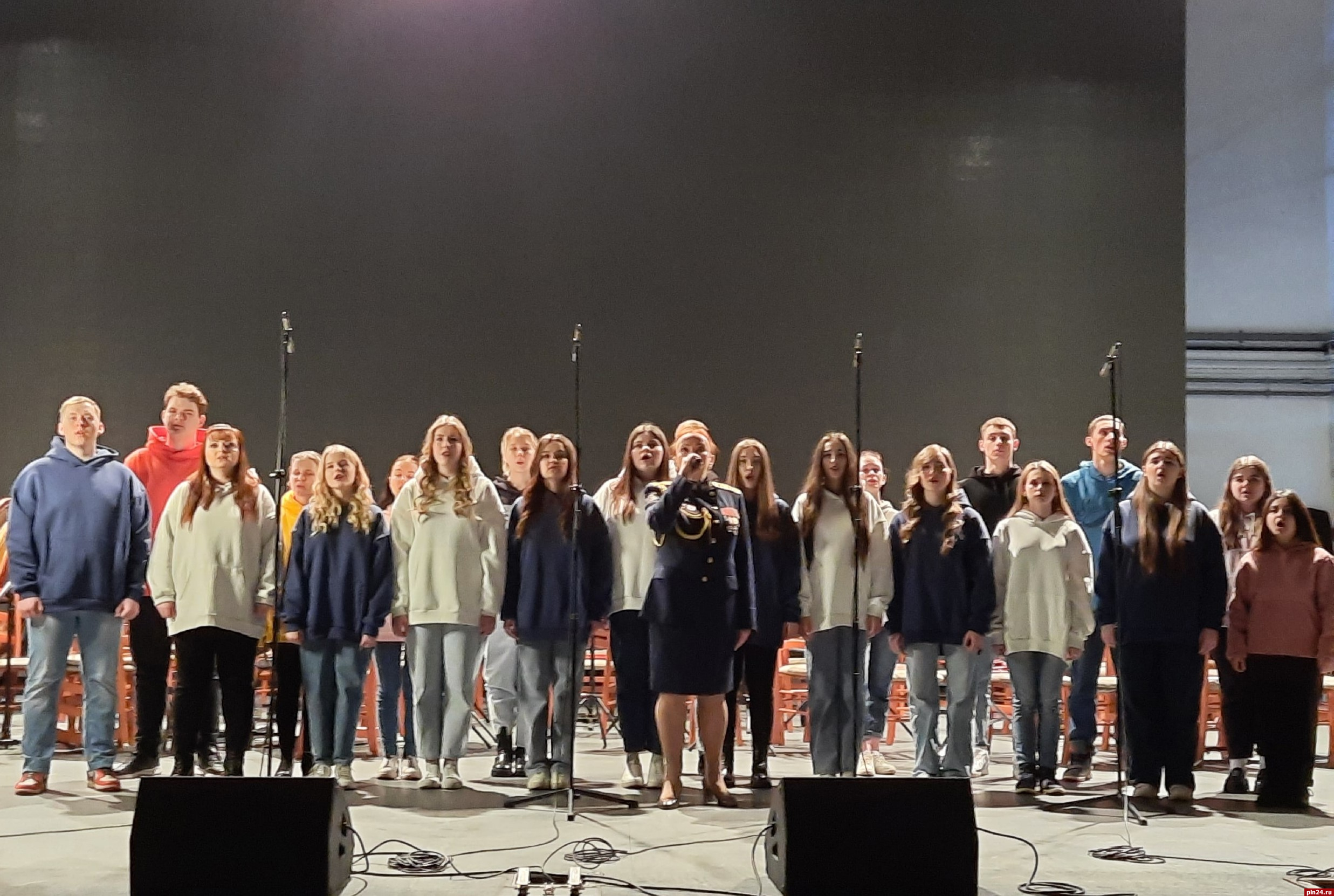Псковские студенты стали участниками всероссийской хоровой акции