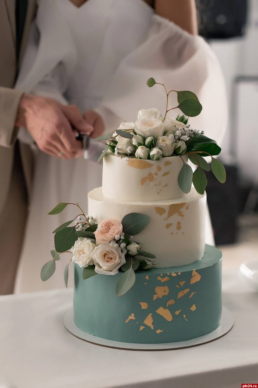 Трёхъярусный торт с тремя вкусами смогут попробовать молодожены на «Репетиции вашей свадьбы» в Пскове