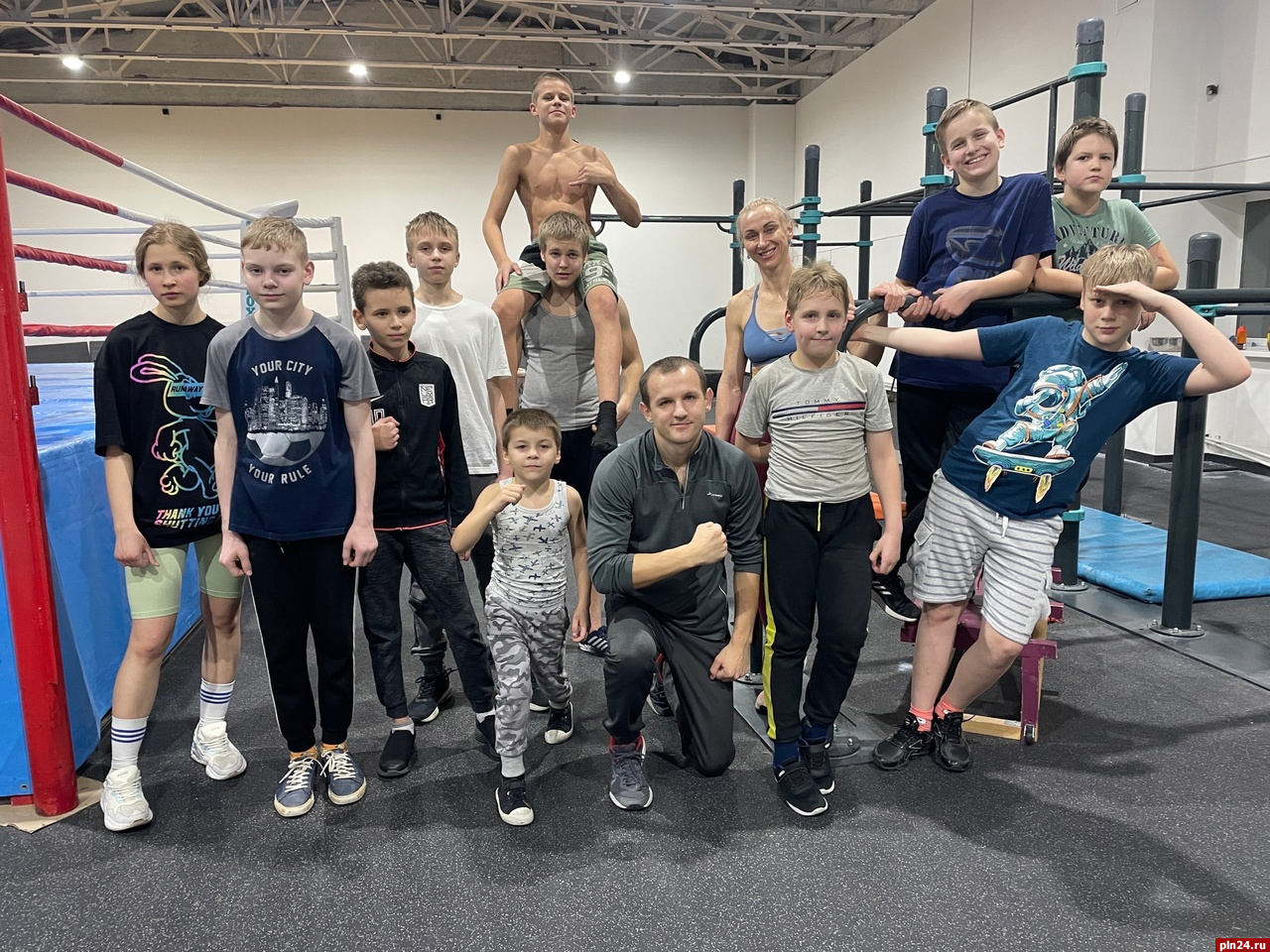 Взрослых и детей от 5 лет приглашают на тренировки по воркауту в Пскове
