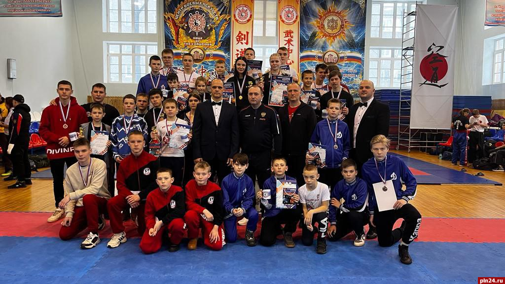 Псковские кикбоксеры привезли 13 золотых медалей с чемпионата СЗФО