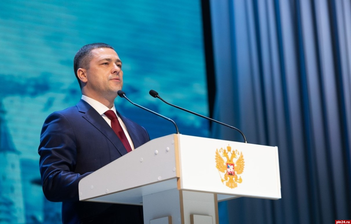 Псковский губернатор поздравил жительниц региона с 8 Марта