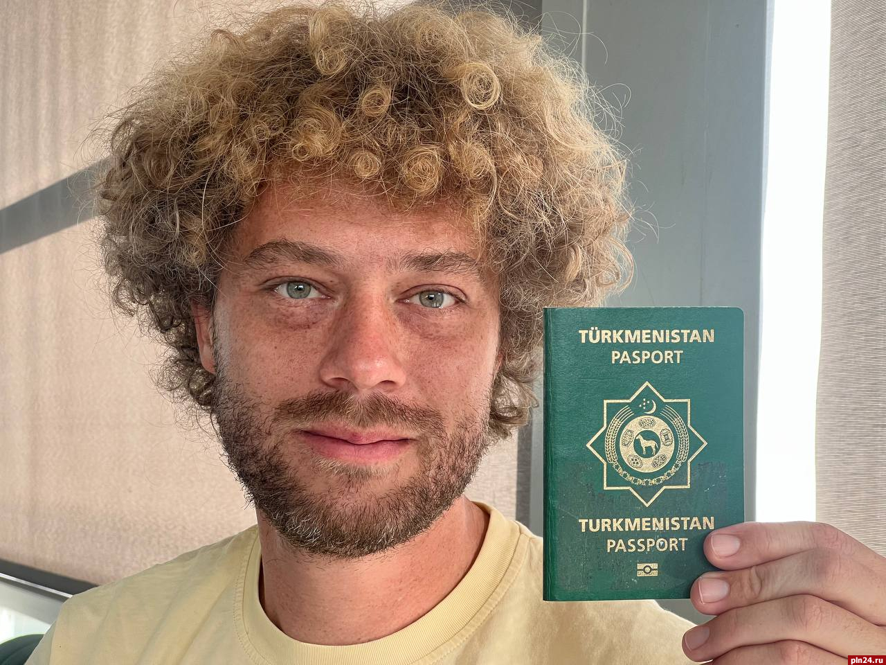 Блогер Илья Варламов пошутил о получении гражданства Туркменистана