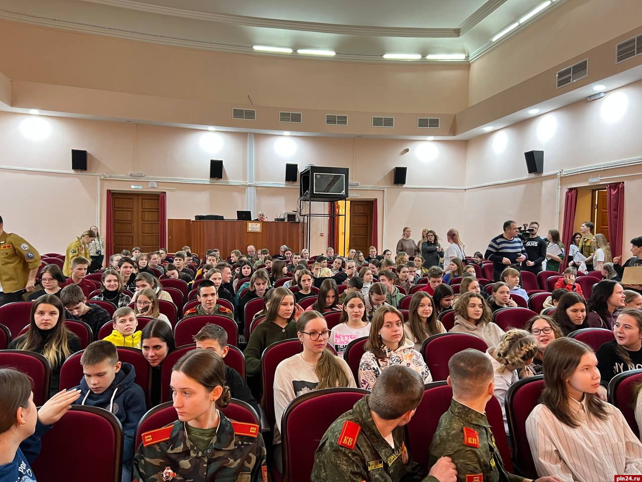 Форсайт-сессия в рамках военно-патриотического лагеря «Курган Дружбы» стартовала в Печорах